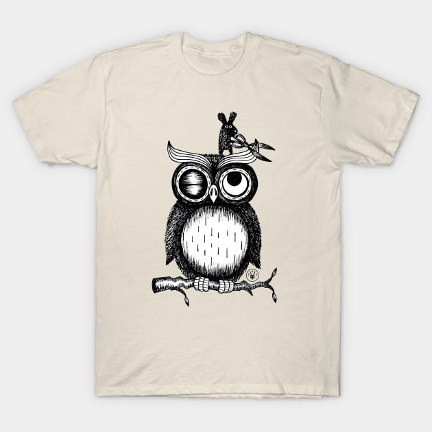 All knowing owl (Black) T-Shirt by Super South Studios